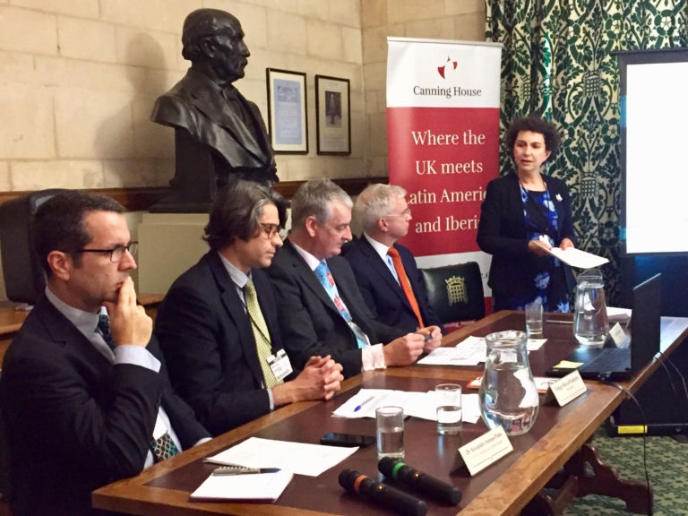 (L-R) Dr Alejandro Arenas-Pinto, Diego Moya-Ocampos, Graham Jones MP, Mark Menzies MP, Cristina Cortes.